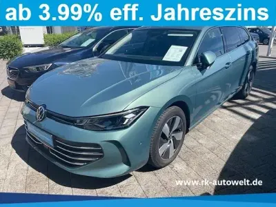 Gebraucht VW Passat Business 150 PS (110 kW) 2025 Blau Kombi