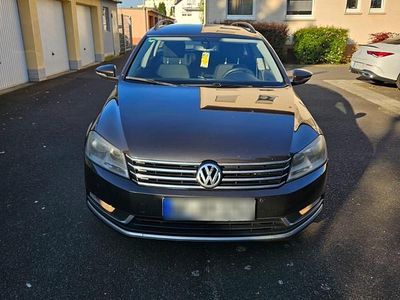 Gebraucht VW Passat 140 PS (102 kW) 2012 Grau Kombi