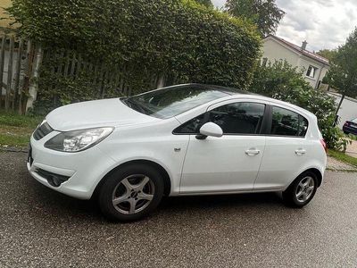 Weiß Gebraucht 2010 Opel Corsa Edition Limousine | 3.300 € (Fairer Preis)
