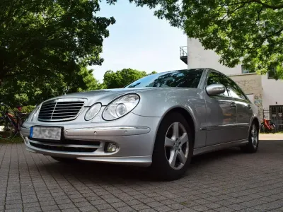 Gebraucht Mercedes E350 Avantgarde 272 PS (200 kW) 2005 Silber Limousine