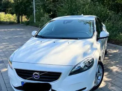 Gebraucht Volvo V40 You! 120 PS (88 kW) 2016 Weiß Limousine
