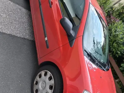Gebraucht Renault Clio 75 PS (55 kW) 2006 Rot Kleinwagen