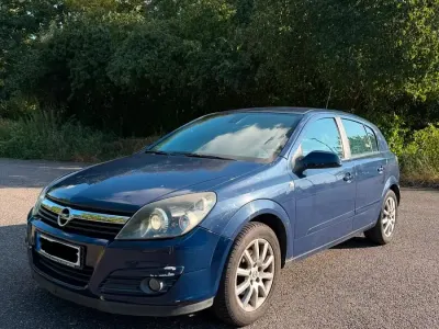 Gebraucht Opel Astra 140 PS (102 kW) 2004 Blau Kleinwagen