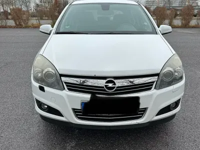 Gebraucht Opel Astra Cosmo 116 PS (85 kW) 2009 Weiß Limousine