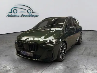 Gebraucht BMW 218 Active Tourer M Sport 136 PS (100 kW) 2024 Grünkeine angabe Van / Kleinbus