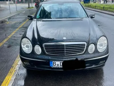 Używany Mercedes 180 AMG 170 KM (125 kW) 2006 Czarny Sedan/Limuzyna