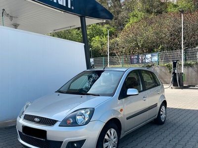 gebraucht Ford Fiesta 1.4 Tüv 07/25 ghia