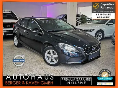 Usata Volvo V40 Momentum 150 CV (110 kW) 2014 Nero Berlina