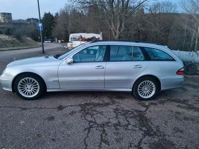 gebraucht Mercedes E500 mit Avantgarde Ausst.Harman Kardon Sound Sys.