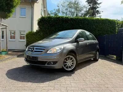 Gebraucht Mercedes B200 Edition 136 PS (100 kW) 2008 Kometgrau  metalliclack Van / Kleinbus