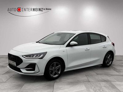 Second-hand Ford Focus ST-Line 125 CP (91 kW) 2022 Alb Berlinǎ