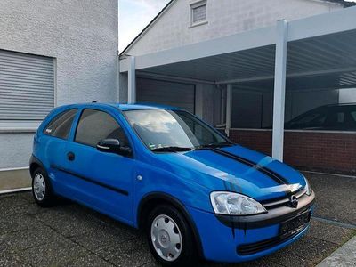 Blau Gebraucht 2002 Opel Corsa Kleinwagen | 950 € (Fairer Preis)