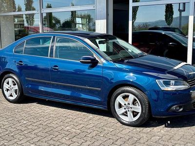 Second-hand VW Jetta Comfortline 122 CP (89 kW) 2012 Albastru Berlinǎ