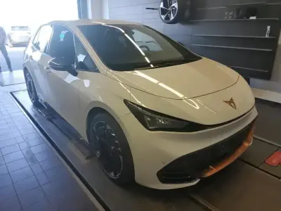Gebraucht Cupra Born 150 kW (204 PS) 2023 Eisweiß Kleinwagen