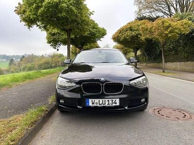 Gebraucht BMW 114 102 PS (75 kW) 2014 Schwarz Kleinwagen