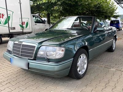 Gebraucht Mercedes 220 150 PS (110 kW) 1994 Grün Cabrio