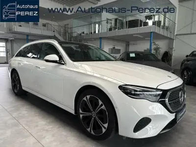 Gebraucht Mercedes E300 Avantgarde 197 PS (144 kW) 2024 Kombi