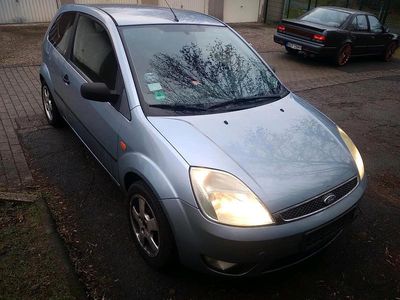Blau Gebraucht 2005 Ford Fiesta Kleinwagen | 999 €