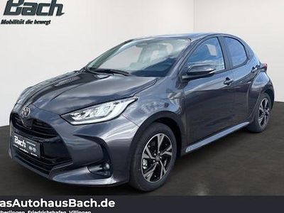 Neu Toyota Yaris Hybrid 116 PS (85 kW) 2025 Grau Limousine