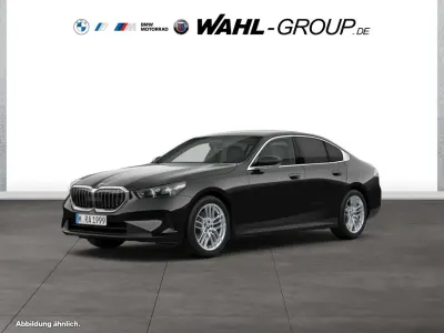 Neu BMW 520 Sport Line 197 PS (144 kW) 2026 Black sapphire Limousine