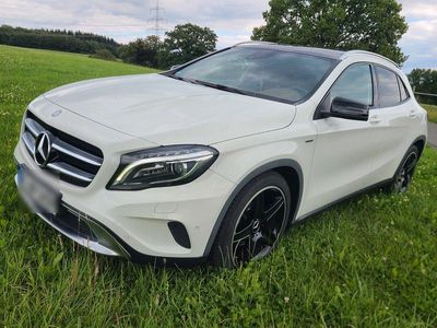 Mercedes GLA220