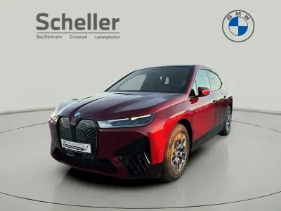 Usata BMW iX Sport Line 239 kW (326 CV) 2022 Rosso SUV