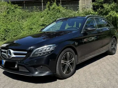 Gebraucht Mercedes C220 194 PS (142 kW) 2021 Schwarz Kombi