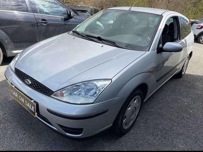 Silber Gebraucht 2004 Ford Focus Trend Limousine | 2.690 € (Etwas zu teuer)