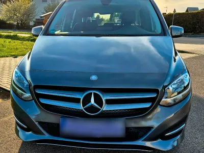 Gebraucht Mercedes B180 122 PS (89 kW) 2015 Grau Kleinwagen