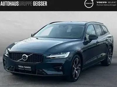 Używany Volvo V60 Plus 197 KM (144 kW) 2025 Niebieski Kombi