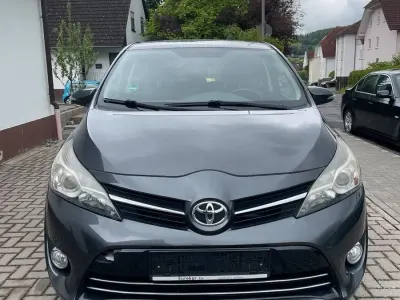 Gebraucht Toyota Verso 150 PS (110 kW) 2016 Van / Kleinbus