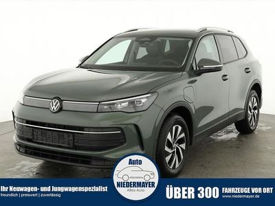 Grenadill schwarz metallic Neu 2025 VW Tiguan Life SUV | 44.995 € (Guter Preis)