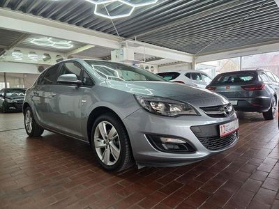 Gebraucht Opel Astra 140 PS (102 kW) 2012 Silber Limousine