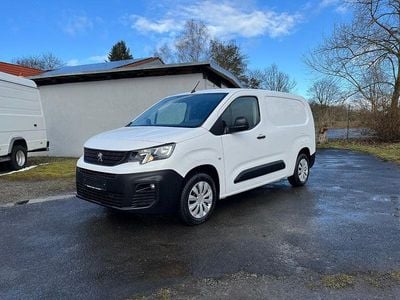 Gebraucht Peugeot Partner Premium 102 PS (75 kW) 2020 Weiß Van / Kleinbus