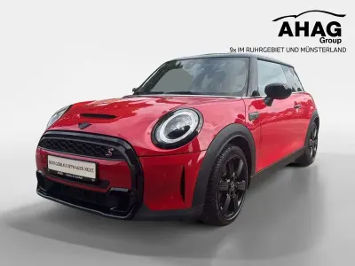Gebraucht Mini Cooper S 178 PS (130 kW) 2023 Chili red Kleinwagen