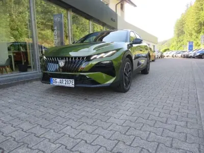 Neu Peugeot 408 GT 156 kW (213 PS) 2026 Grün SUV