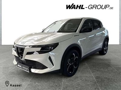 Neu Alfa Romeo Junior Edizione Speciale 136 PS (100 kW) 2025 Weiß SUV