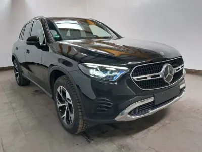 Używany Mercedes GLC300e 313 KM (230 kW) 2023 Czarny SUV