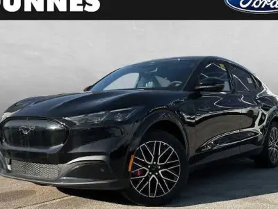 Nouă Ford Mustang Mach-E Standard Range 197 kW (269 CP) 2025 Negru SUV