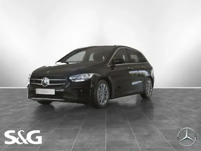 Gebraucht Mercedes B180 Progressive 136 PS (100 kW) 2020 Metalliclack kosmosschwarz Van / Kleinbus