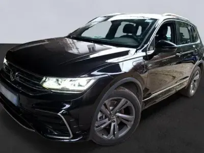 Gebraucht VW Tiguan R-line 150 PS (110 kW) 2022 Schwarz SUV