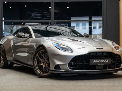 Second-hand Aston Martin Vanquish 832 CP (611 kW) 2024 Argintiu Coupe