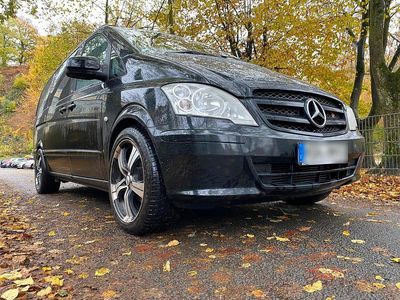 Schwarz Gebraucht 2011 Mercedes Vito Van | 9.500 €