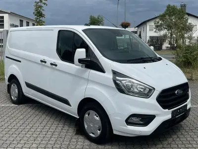 Gebraucht Ford Transit Custom 131 PS (96 kW) 2022 Weiß Van / Kleinbus