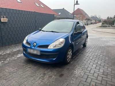 Blau Gebraucht 2008 Renault Clio III Kleinwagen | 2.500 €