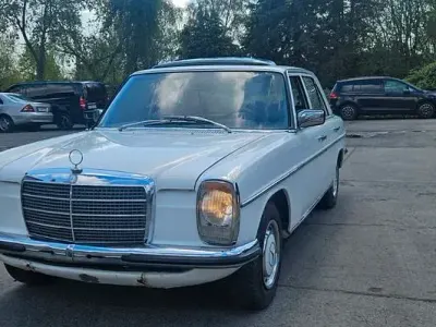 Gebraucht Mercedes 230 125 PS (91 kW) 1975 Limousine