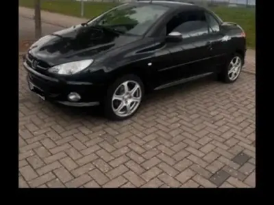Gebraucht Peugeot 206 CC 109 PS (80 kW) 2005 Schwarz Cabrio