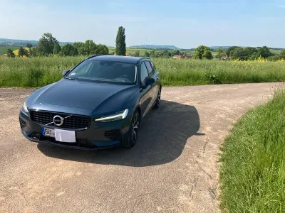 Gebraucht Volvo V60 251 PS (184 kW) 2021 Blau Kombi
