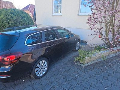 Gebraucht Opel Astra Edition 165 PS (121 kW) 2015 Braun Kombi