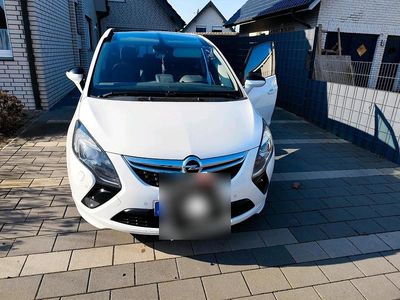 Second-hand Opel Zafira OPC 165 CP (121 kW) 2016 Alb Monovolum